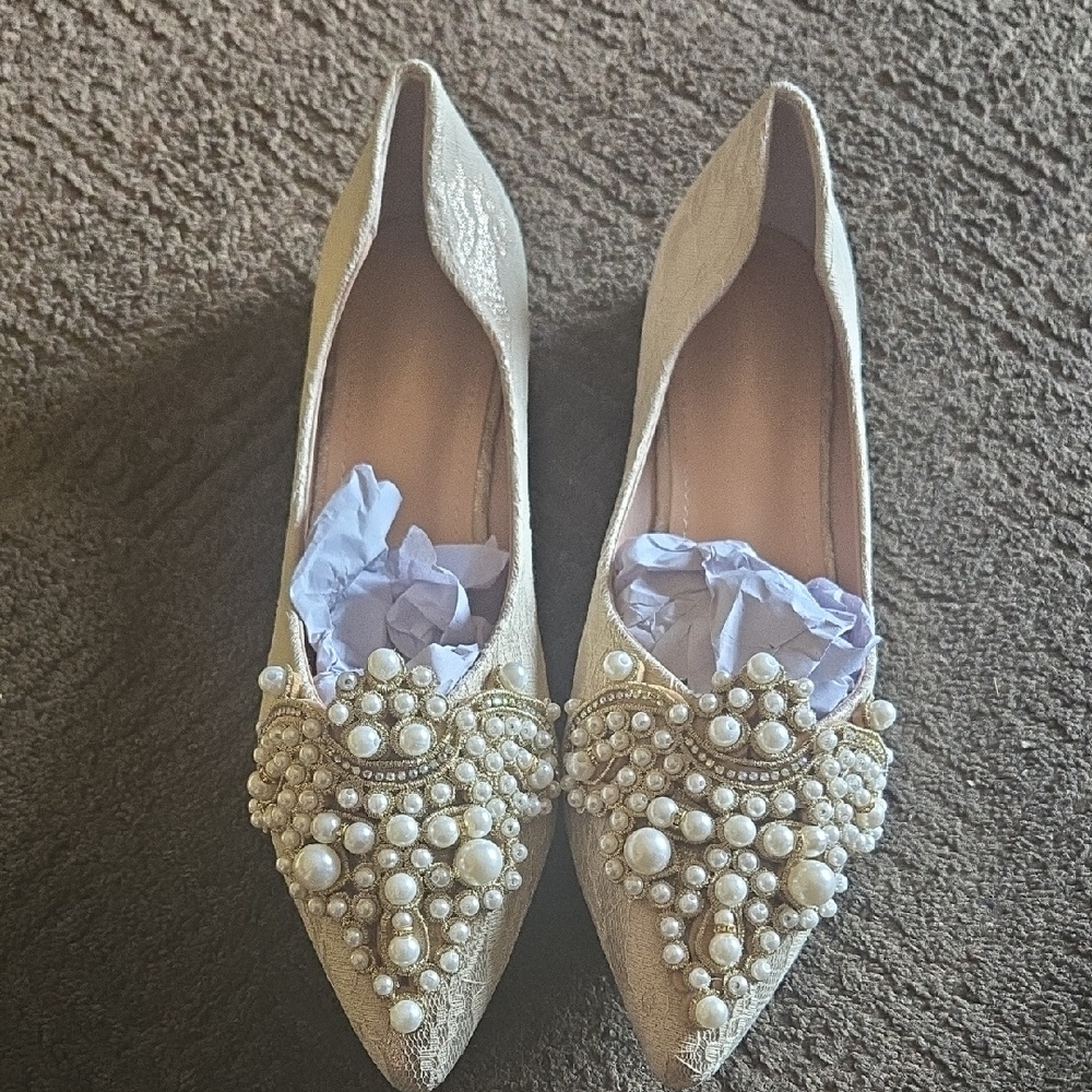 Elegant Cream Embellished Women's Shoes Flats